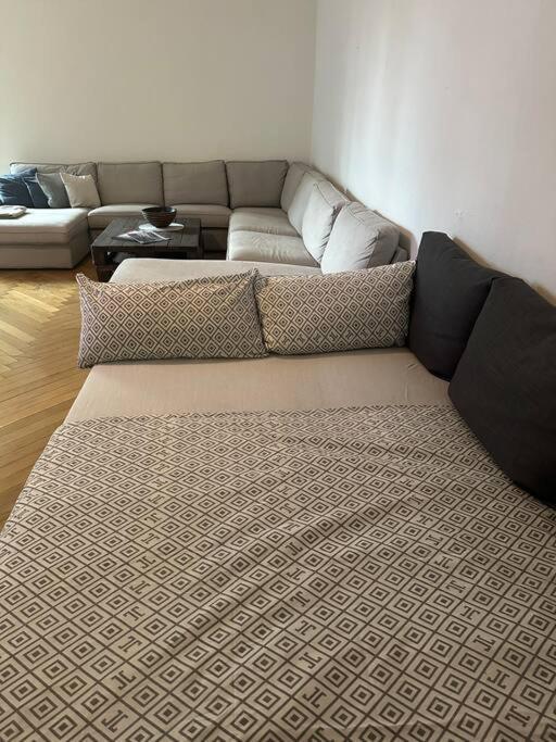 Grosses Apartment Am Kudamm Berlin Bagian luar foto